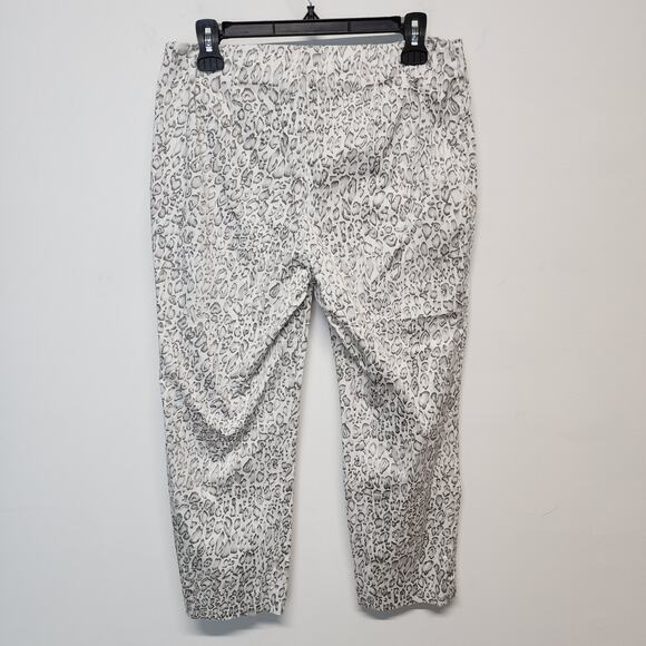 Chicos 1 Cropped Leopard Pants Size M 8 Lightweight Gray Side Zip Cotton Blend - Picture 2 of 11
